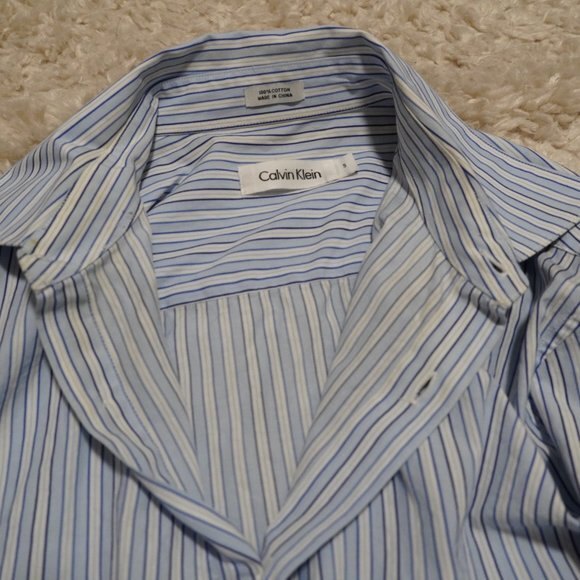 Calvin Klein Men's Dress Button Top Size Small - Picture 3 of 6